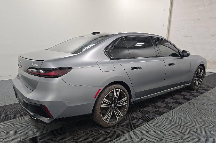 Used 2023 BMW 760i xDrive AWD/4WD image 2