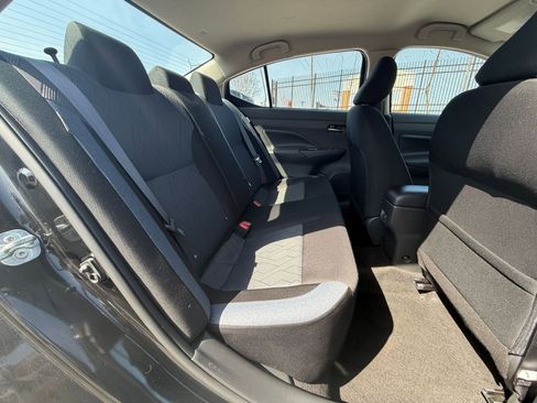 Used 2025 Nissan Versa SV image 39