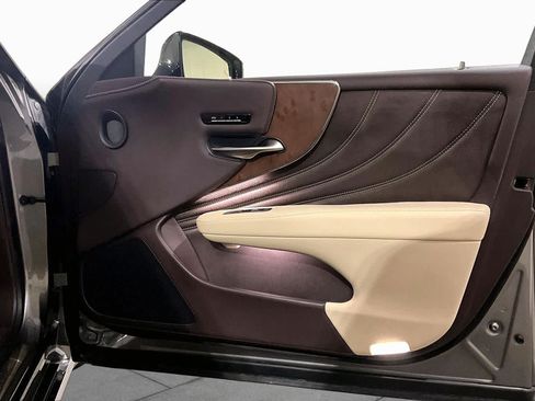 Used 2020 Lexus LS 500 AWD w/ Accessory Package (Z2) image 22