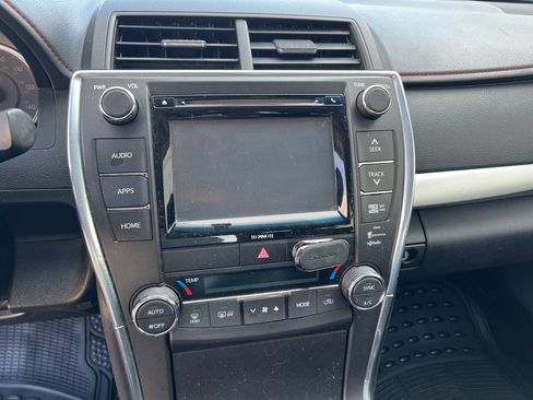 Used 2016 Toyota Camry XSE image 8