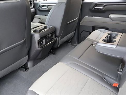 Used 2024 Chevrolet Silverado 1500 ZR2 image 21