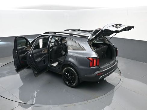 Used 2023 Kia Sorento S image 29