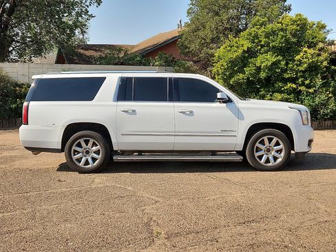 Used 2016 GMC Yukon XL Denali w/ Open Road Package AWD/4WD image 5