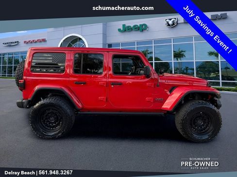 Used 2022 Jeep Wrangler Unlimited Sahara w/ LED Lighting Group AWD/4WD image 8