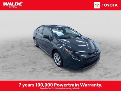 Certified 2025 Toyota Corolla LE image 3