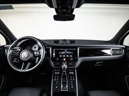 Certified 2026 Porsche Macan S AWD/4WD image 25