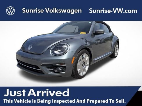 Used 2019 Volkswagen Beetle 2.0T SE w/ SE Premium Package FWD image 1