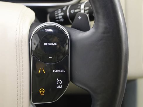 Used 2020 Land Rover Range Rover HSE image 39