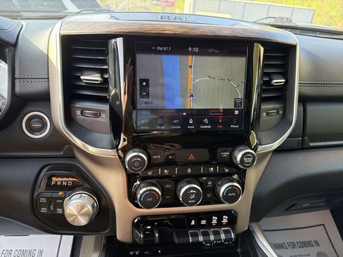 Used 2019 RAM 1500 Laramie AWD/4WD image 21