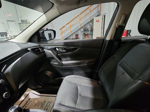 Used 2018 Nissan Rogue Sport SL w/ SL Premium Package image 10