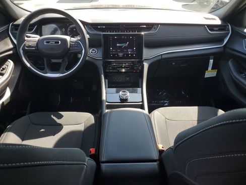 New 2026 Jeep Grand Cherokee Laredo image 17