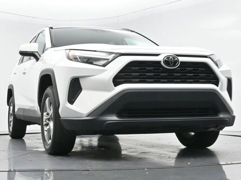 Used 2022 Toyota RAV4 XLE AWD/4WD image 43