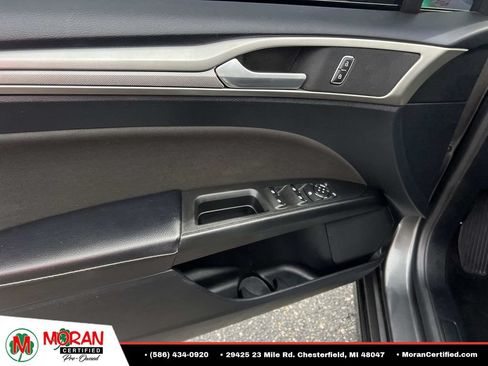 Used 2020 Ford Fusion SE FWD image 14