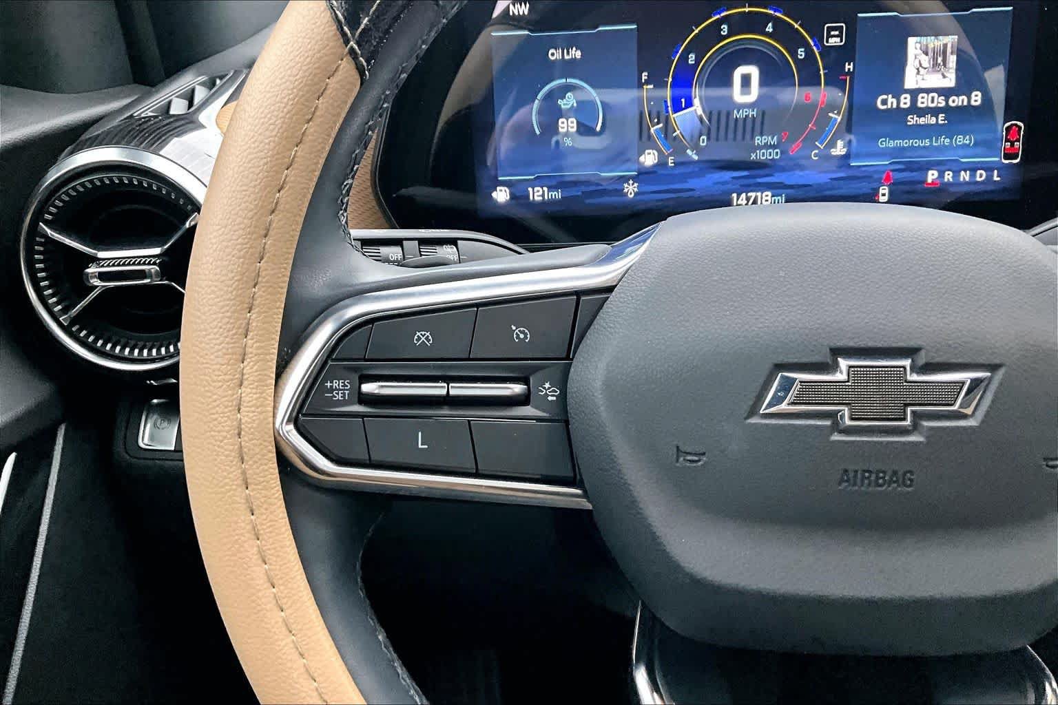 Used 2025 Chevrolet Equinox ACTIV w/ Safety and Technology Package FWD image 24