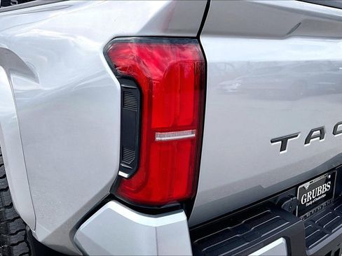 Used 2024 Toyota Tacoma TRD Sport image 41