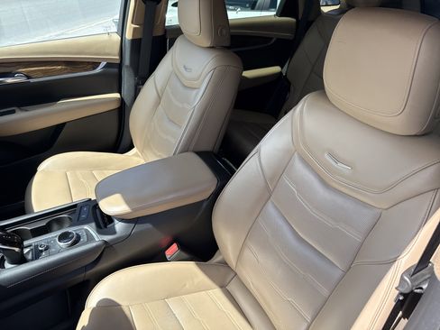 Used 2022 Cadillac XT5 Premium Luxury w/ Platinum Package AWD/4WD image 12