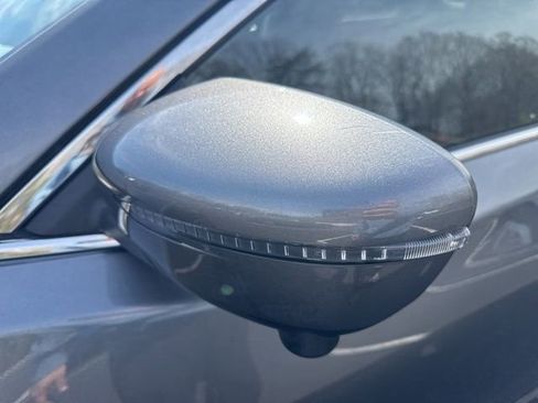 Used 2019 Nissan Rogue SV w/ Premium Package image 10