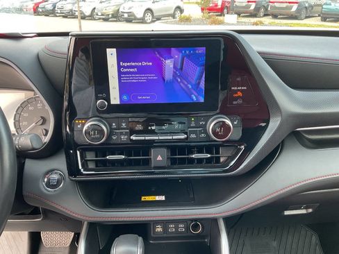 Used 2023 Toyota Highlander XSE image 19