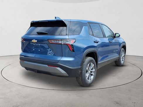 New 2026 Chevrolet Equinox LT w/ Convenience Package II FWD image 5
