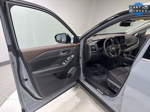 Used 2022 Nissan Rogue Platinum w/ Head-Up Display Package image 9