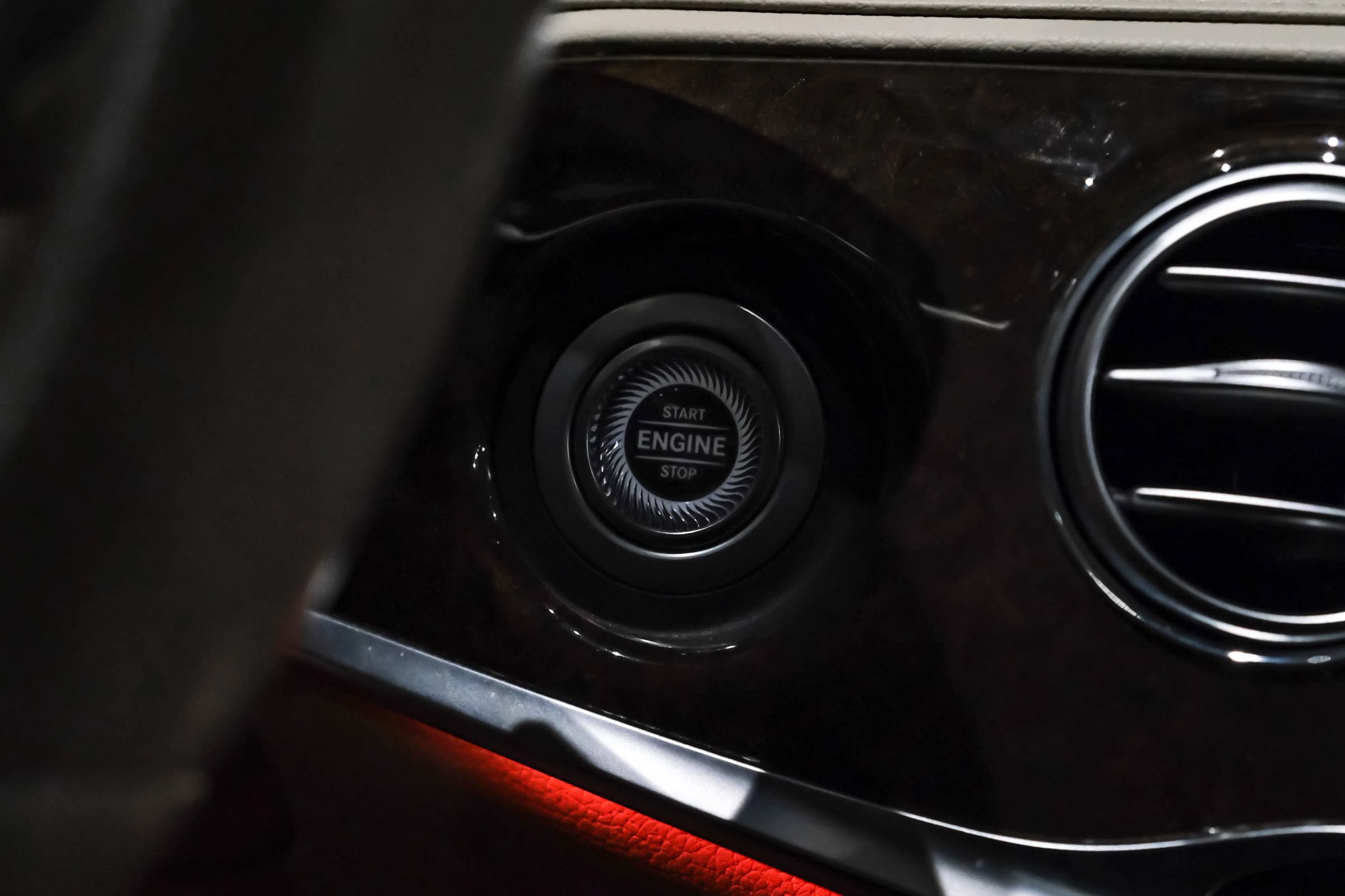 Used 2019 Mercedes-Benz S 450 Sedan image 17