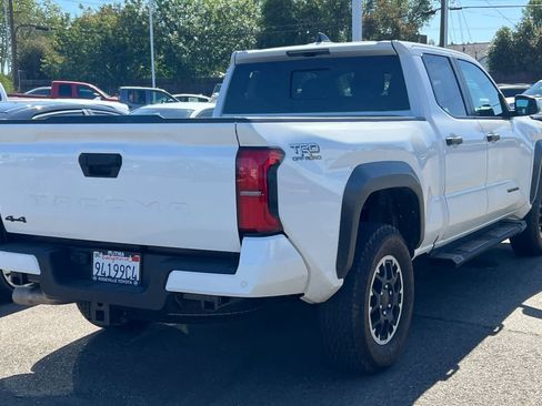 Certified 2024 Toyota Tacoma TRD Off-Road AWD/4WD image 4
