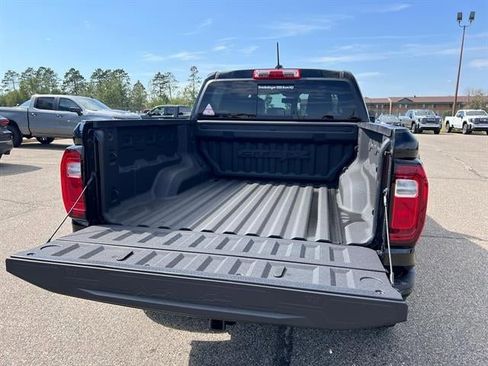 Used 2024 GMC Canyon AT4X AWD/4WD image 12
