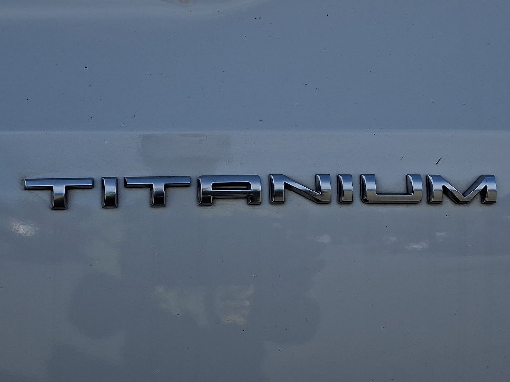 Used 2020 Ford Escape Titanium AWD/4WD image 32