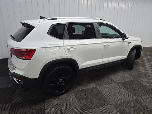 Used 2024 Volkswagen Taos SEL AWD/4WD image 3