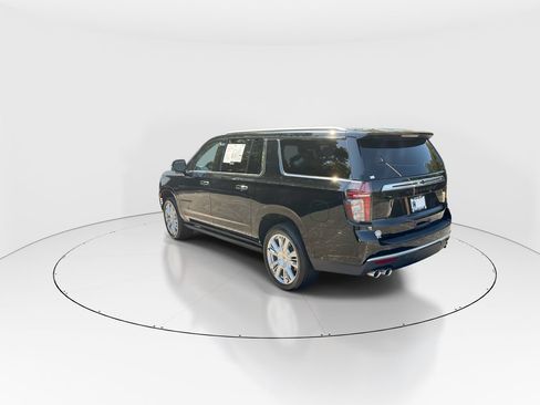 Used 2024 Chevrolet Suburban High Country AWD/4WD image 6