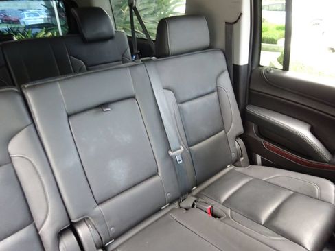 Certified 2019 GMC Yukon XL SLT w/ Open Road Package RWD image 17
