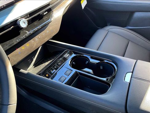 New 2025 Nissan Murano SL image 14