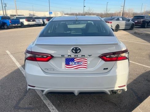 Used 2023 Toyota Camry SE image 4