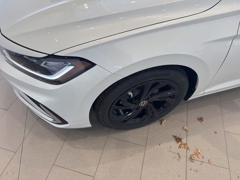 New 2025 Volkswagen Jetta SE image 9