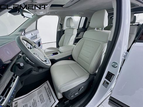 Used 2025 Hyundai Santa Fe Calligraphy image 31