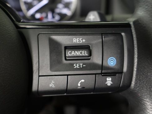 Used 2023 Nissan Rogue SV AWD/4WD image 40