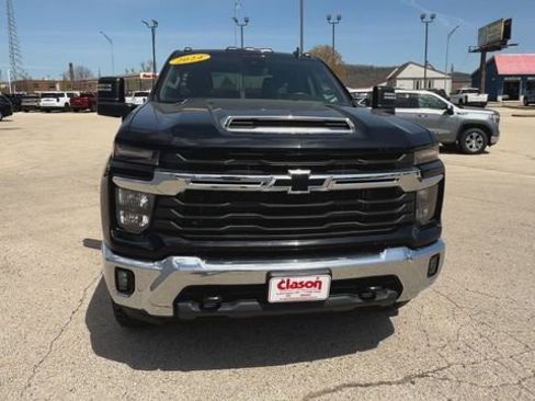 Used 2024 Chevrolet Silverado 2500 LT AWD/4WD image 30