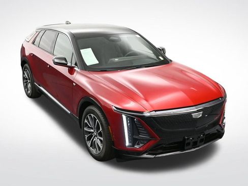 Used 2025 Cadillac Lyriq Sport AWD/4WD image 22