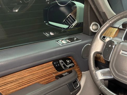 Used 2018 Land Rover Range Rover HSE image 30