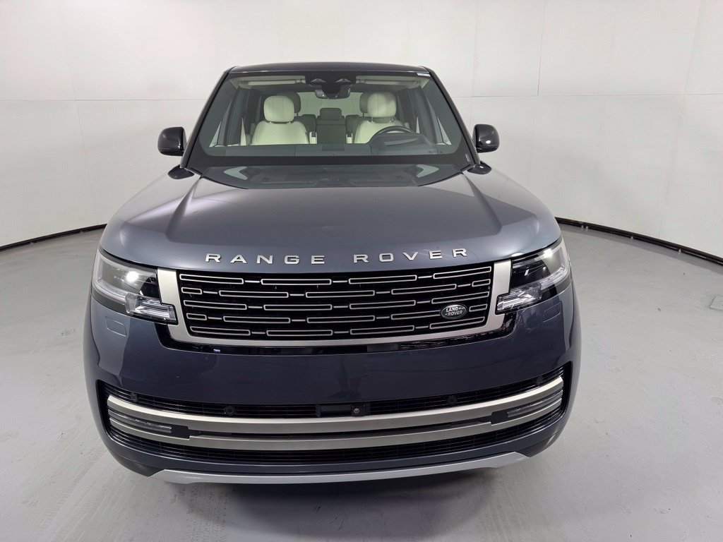 Used 2025 Land Rover Range Rover SE AWD/4WD image 2