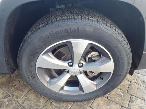 Used 2022 Jeep Cherokee Limited image 24