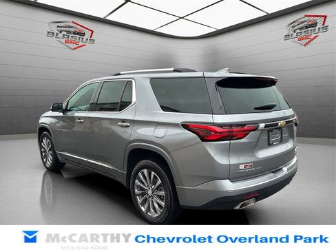Used 2023 Chevrolet Traverse Premier image 3