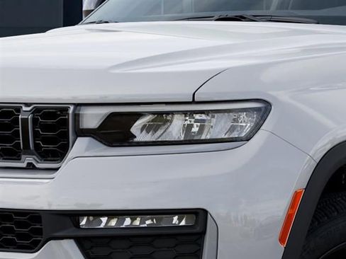 New 2026 Jeep Grand Cherokee Limited w/ Limited Altitude Package image 10