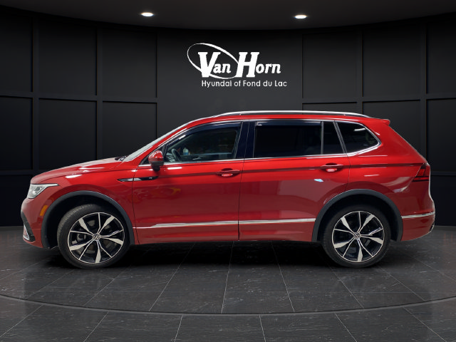 Used 2024 Volkswagen Tiguan SEL R-Line AWD/4WD image 4