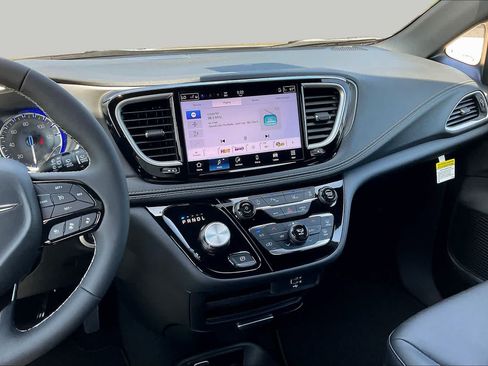 New 2026 Chrysler Pacifica Select w/ S Appearance Package FWD image 6