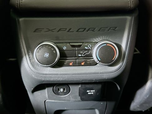 Used 2025 Ford Explorer Platinum w/ LUX Leather Package image 29