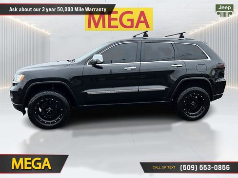 Used 2013 Jeep Grand Cherokee Overland w/ Advance Technology Group AWD/4WD image 10