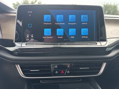 Used 2024 Volkswagen Atlas SE FWD image 25