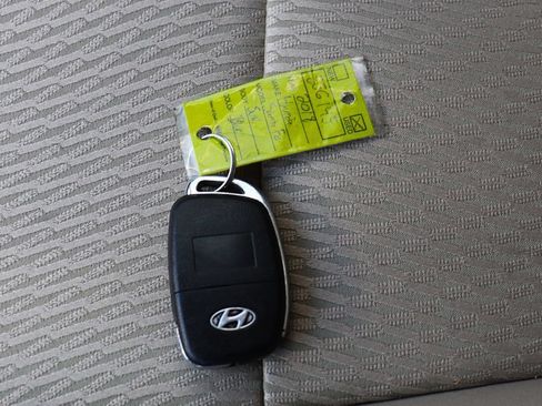 Used 2018 Hyundai Santa Fe Sport FWD image 57