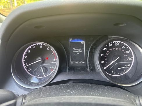 Used 2023 Toyota Camry SE FWD image 12